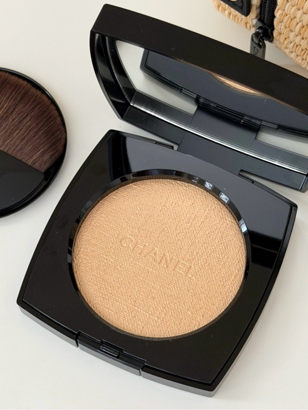 NEW Chanel Les Beiges Healthy Glow Highlighting Powder